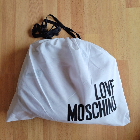 NWT Love Moschino Red Quilted Logo Shoulder Bag Timeless - Picture 9 of 11